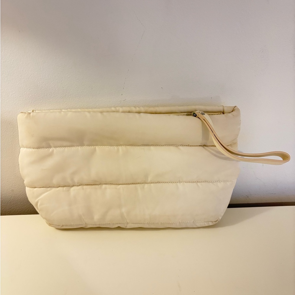 * 3 FOR $20 * Banana Republic Quilted Clutch Bag